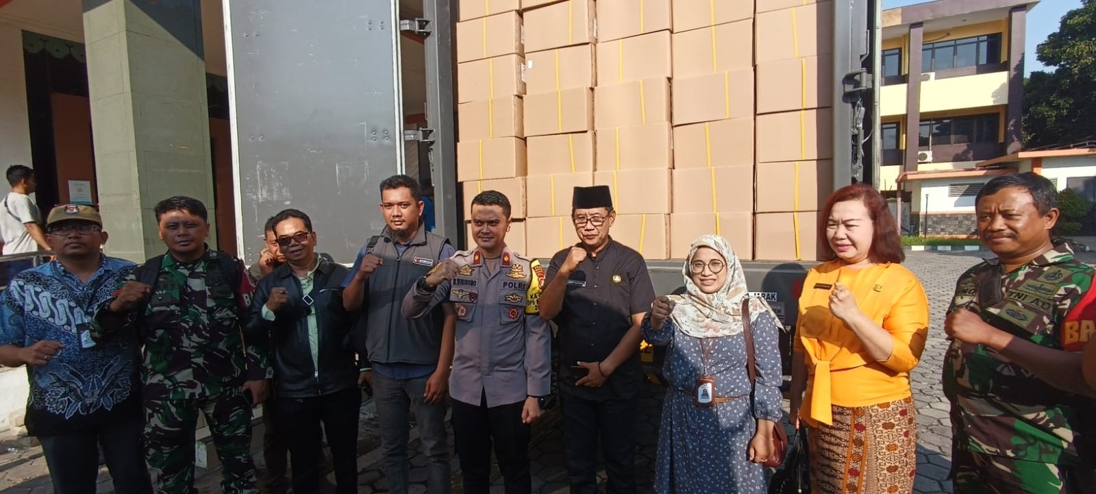 Foto Bersama Para Pihak yang terlibat
