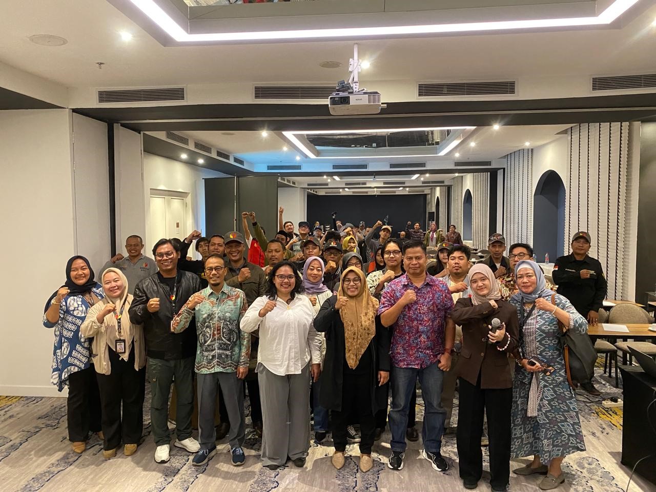 Foto Bersama Para Pihak yang terlibat