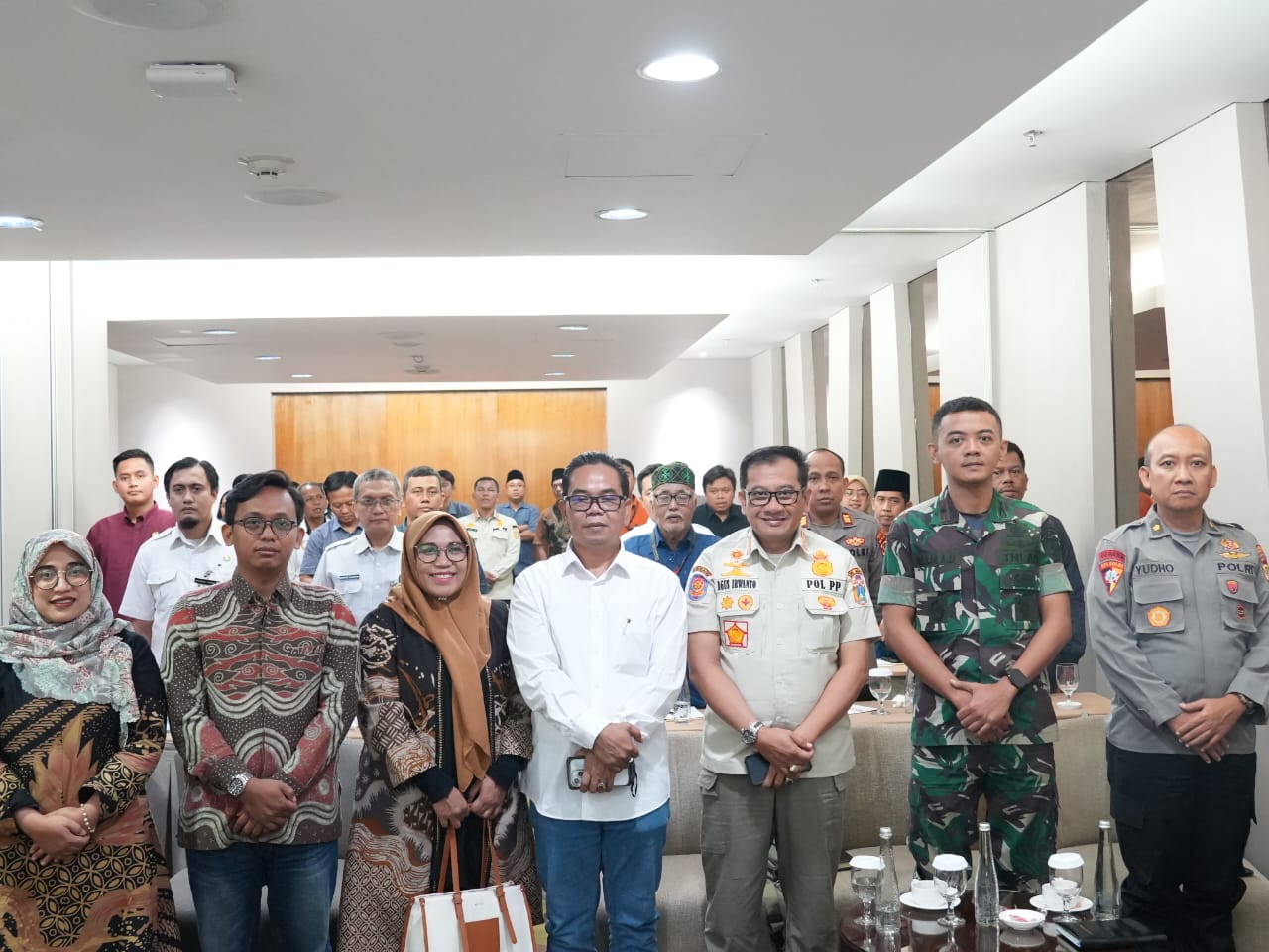 Foto Bersama Para Pihak yang terlibat