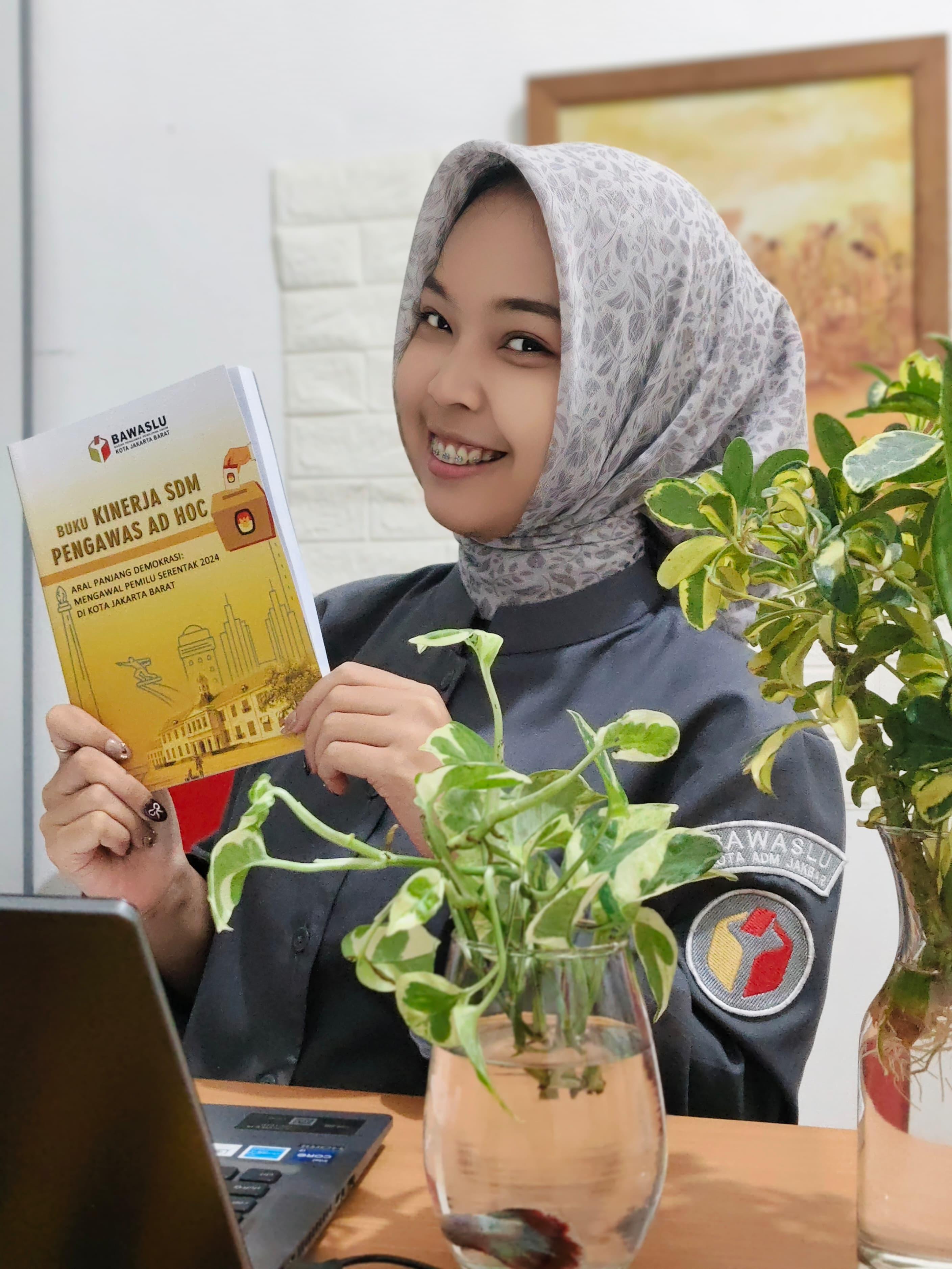 Buku Kinerja SDM Pengawasan Badan Ad Hoc