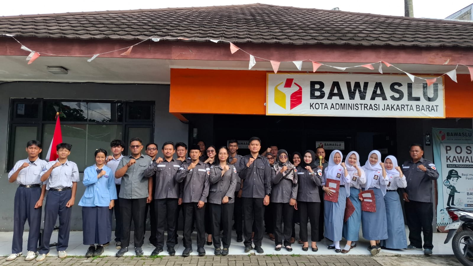 Foto Bersama Giat Apel Pagi Rutin Senin, 5 Januari 2026