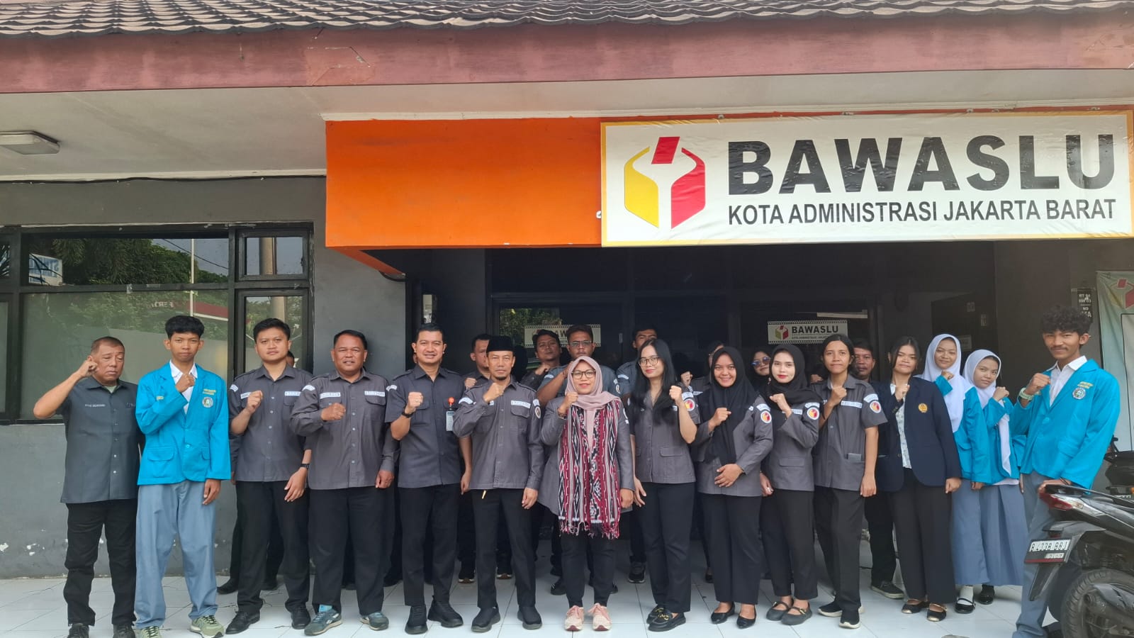 Giat Apel Pagi Bawaslu Kota Adm. Jakarta Barat (16/07)