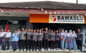 Foto Bersama Giat Apel Pagi Rutin Senin, 5 Januari 2026