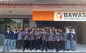 Dokumentasi berupa Foto Bersama setelah Apel Pagi dilaksanakan (18/05)