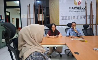 Suasana Rapat Dalam Kantor (02/01)