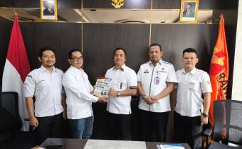 Penyerahan Laporan Akhir Divisi Pencegahan dan Partisipasi Masyarakat (07/01)