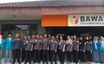 Foto Bersama pada Giat Apel Pagi Rutin di Lingkungan Bawaslu Kota Adm. Jakarta Barat (20/07)
